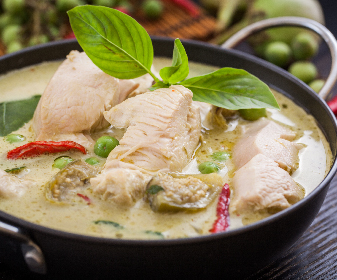 Our resort is the best place to enjoy this immaculate blend of green curry paste combined with coconut cream to create a thick curry that goes extremely well with rice. 